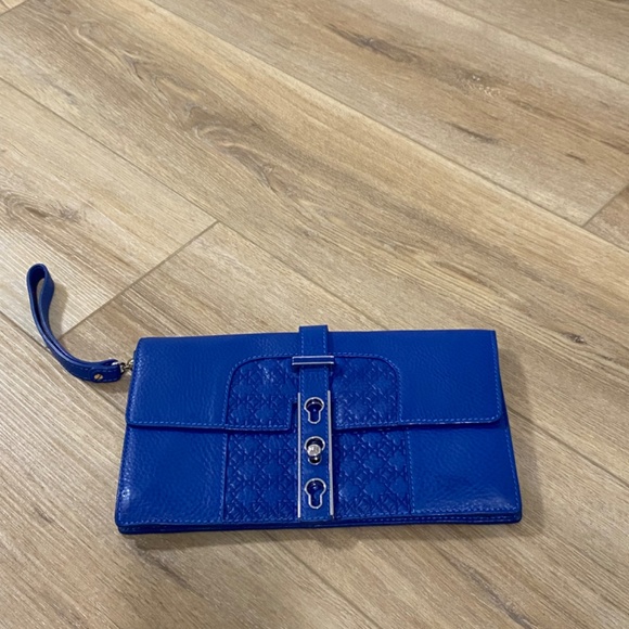 Henri Bendal wristlet - Picture 2 of 2